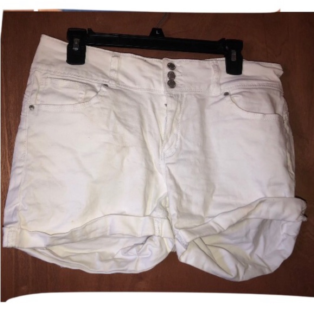 A white wax jeans in the size 2x